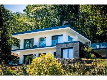 luxueuse villa de 5 chambres avec vue panoramique sur le lac léman