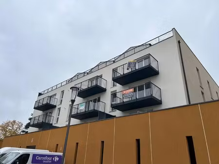 a louer - appartement 3 pièces chartres avec balcon et parkings