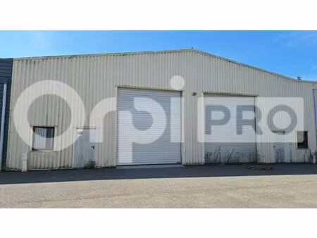 location entrepôt 396 m²