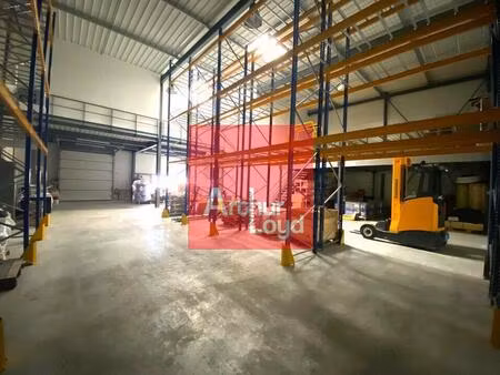 location local d'activités 442 m²