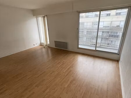t1 31m² avec balcon et parking - bergonie st genes