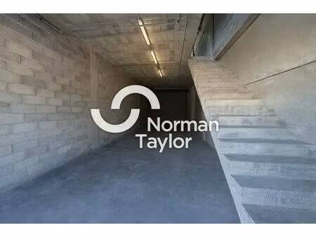 location local d'activités 160 m²