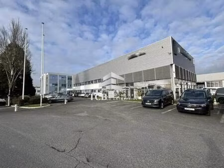 location local d'activités 2 162 m² à 8 982 m²