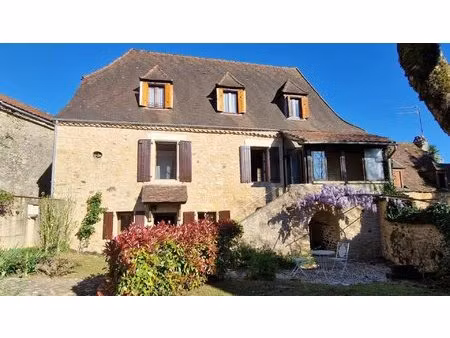 maison de caractère en pierres avec jardin et dépendance