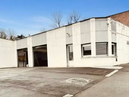 location local d'activités 155 m²