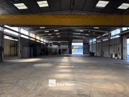 location local d'activités 1 250 m²