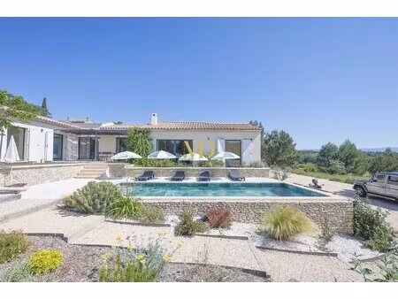 maison récente avec piscine et vue  proche gordes et goult