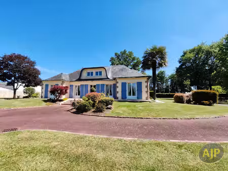 4 ch. + bureau - parcelle arborée 9000 m²