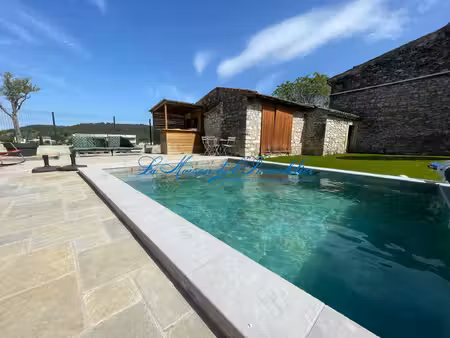 saint theodorit  maison familiale f5 avec piscine sur 512 m2 de terrain avec vue...
