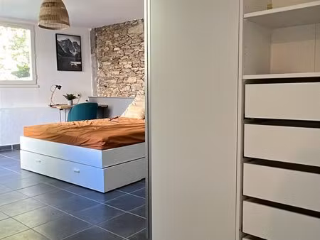 chambre dans une maison en coloving