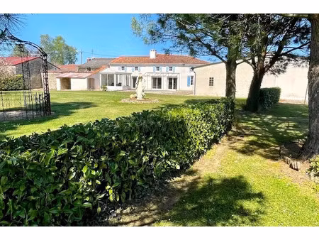 vente maison 10 pièces 235.66 m² à saint-sulpice-d'arnoult (17250)  299 999 €