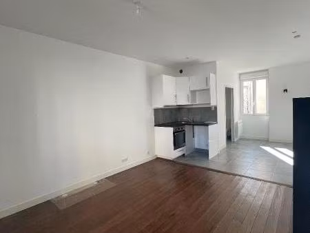 location appartement 1 pièce  25.91m²  nantes