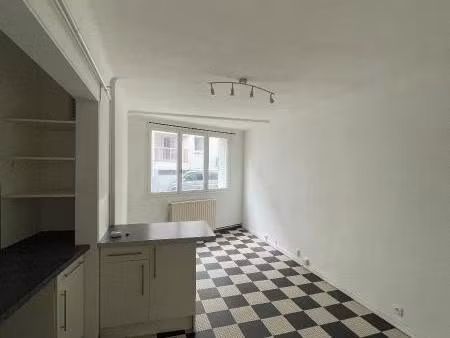 location appartement 1 pièce  30.03m²  nantes