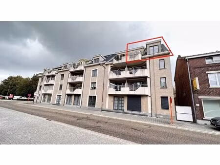 duplex-appartement met 2 slaapkamers en 1 autostandplaats in lanaken centrum !