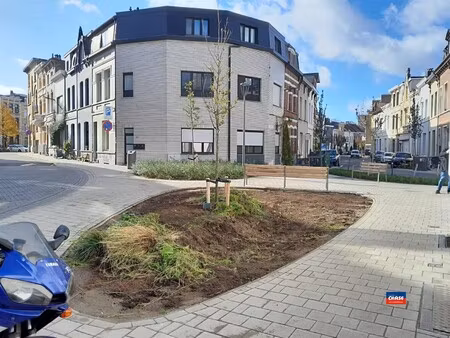 verzorgde studio met aparte slaapkamer  fietsenstalling en kelderberging