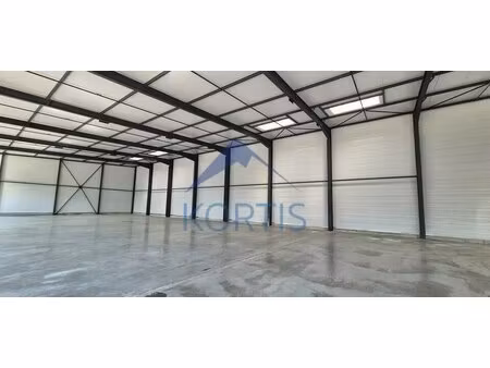 vente local d'activités 150 m² à 897 m²