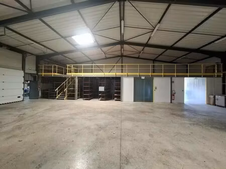 vente local d'activités 1 190 m²