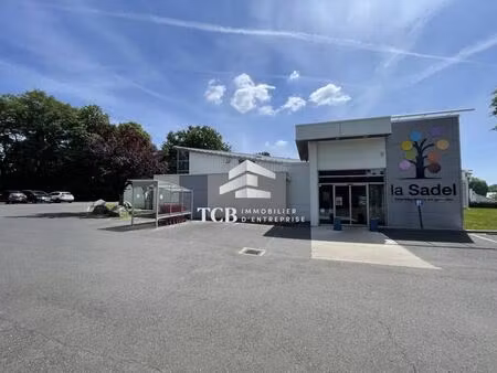 vente local d'activités 790 m²