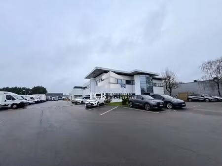 vente local d'activités 2 358 m²