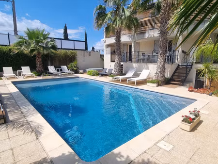 rare sur le secteur bien aux multiples possibilités (résid