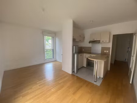 location appartement 1 pièce 27m² orsay 91400