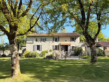 vente maison 11 pièces 200 m² à verteillac (24320)  420 000 €