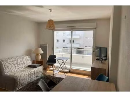 location - appartement 2 pièces 33 m2 sene