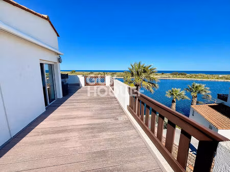 à vendre : superbe appartement 4 pièces avec vue mer à l'île de la lagune.