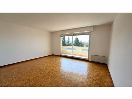 location appartement 2 pièces 53m2 marseille 12eme (13012) - 850 € - surface privée