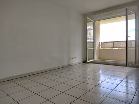 location appartement 2 pièces 39m2 marseille 13eme (13013) - 820 € - surface privée