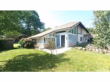 studio indépendant  séjour  cuisine buanderie  3 chambres  garage  carport  terrasse...
