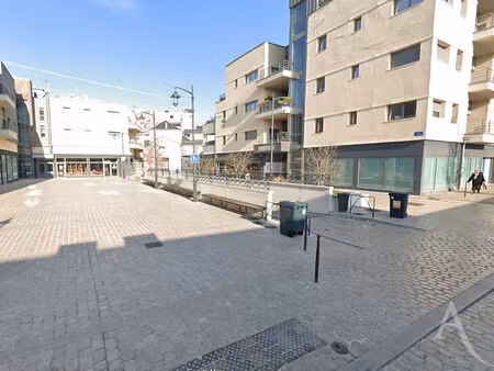 location parking / box  châteauroux