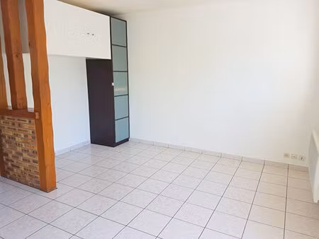 location appartement 1 pièce  24.80m²  sainte