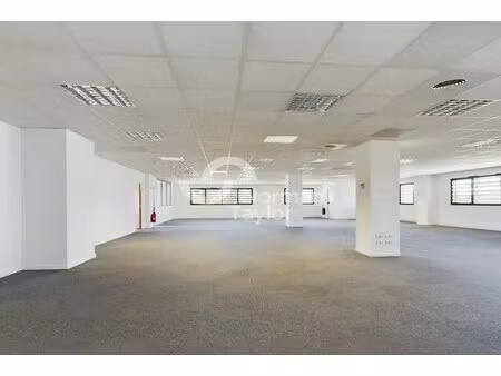 location bureaux 274 m² à 731 m²