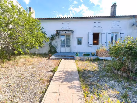 maison charentaise 4 chambres  garage