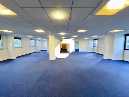 location bureaux 228 m² à 476 m²