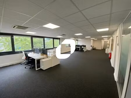 location bureaux 254 m² à 766 m²
