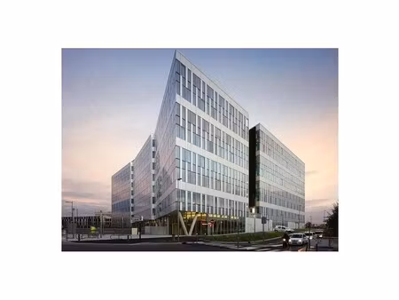 location bureaux 789 m² à 4 151 m²