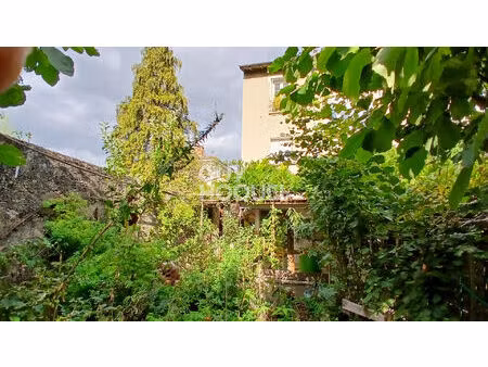 viager occupe sans rente - t2 en rez-de-jardin au coeur de montchat avec cave et parking e