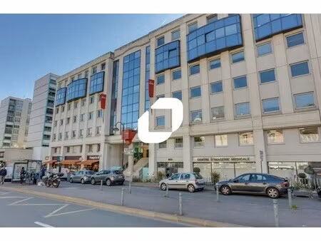 location bureaux 240 m² à 675 m²