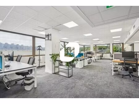 location bureaux 390 m² à 867 m²