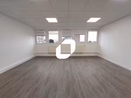 location bureaux maurepas 78310 28m² à 473m²