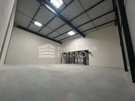 location local d'activités 385 m²