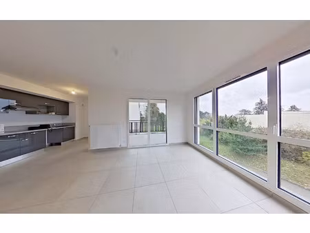 location appartement  63.07 m² t-3 à saint-cyr-au-mont-d'or  1 140 €