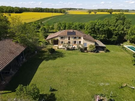 à vendre proche de vic-fezensac  gers : belle propriété équestre (ou maison privée) avec..