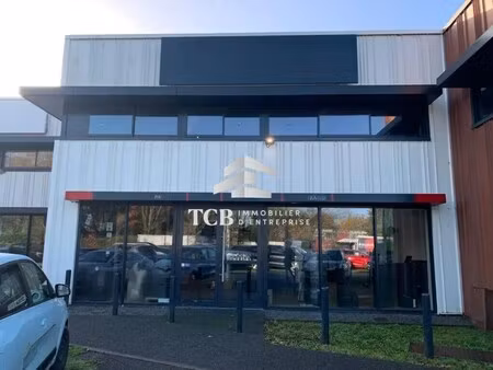 location commerce 271 m²