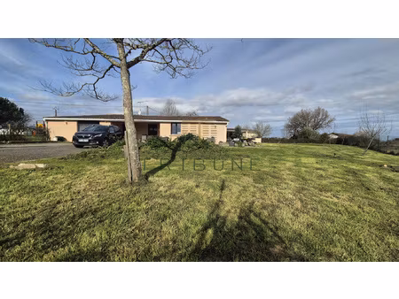 maison plain pied 140m2 avec jardin de 1800m2 et un garage