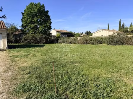 l'isle-sur-la-sorgue  à vendre  terrain constructible de 654 m² en zone uc.
