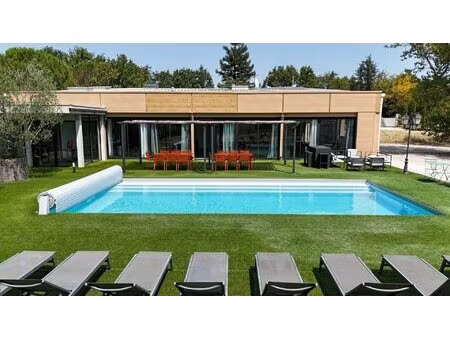 loft prestigieux avec piscine