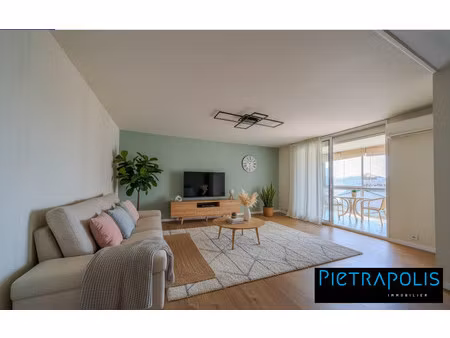 t3 rénové et lumineux au calme rue de la convention.